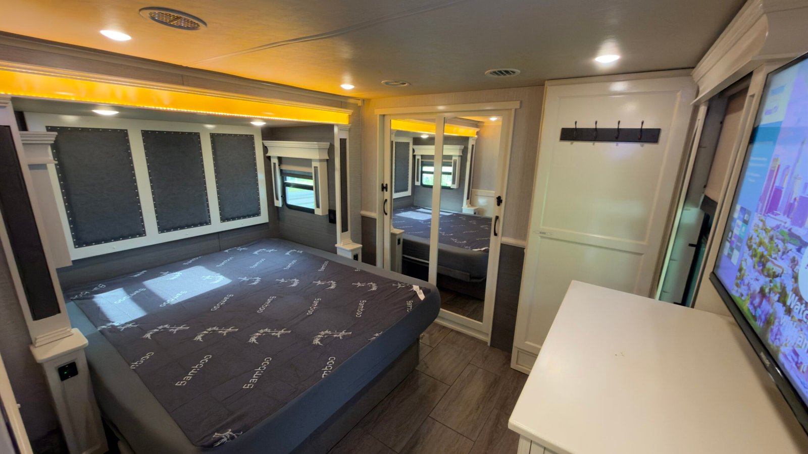 2021 VANLEIGH RV BEACON SERIES M-42RDB LUXURY 5-Wheel