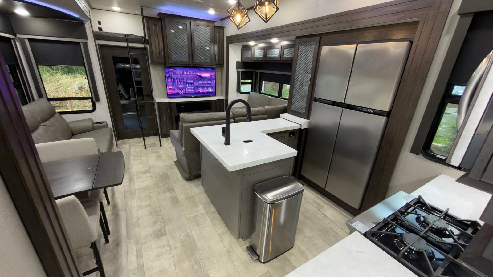 2022 Grand Design Momentum Toy Hauler Series M-395MS (Luxury Fifth Wheel) 44FT