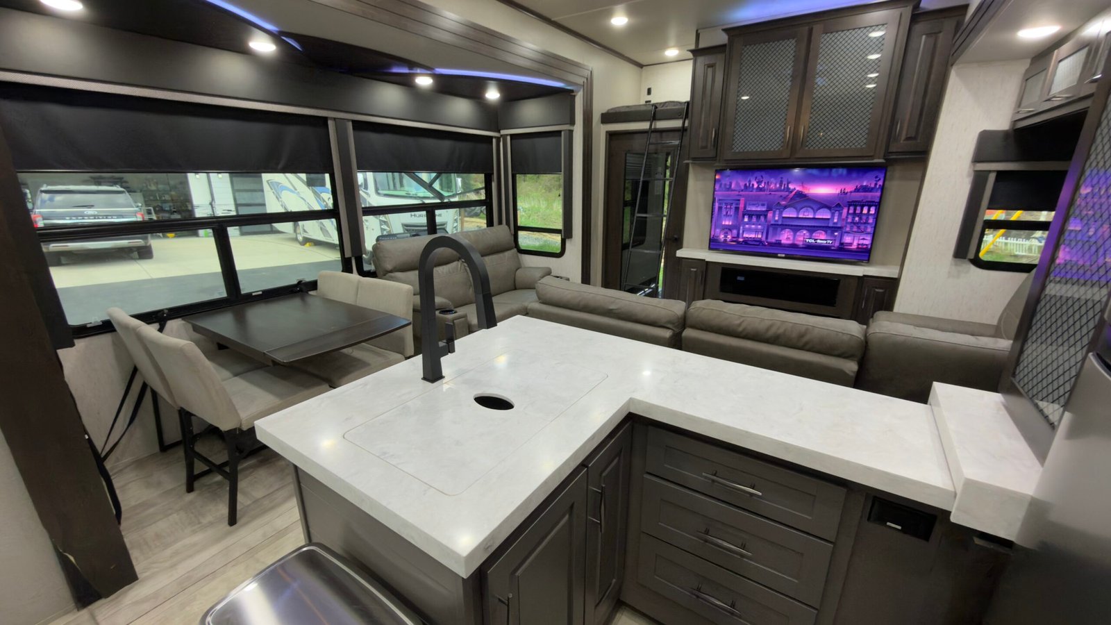 2022 Grand Design Momentum Toy Hauler Series M-395MS (Luxury Fifth Wheel) 44FT