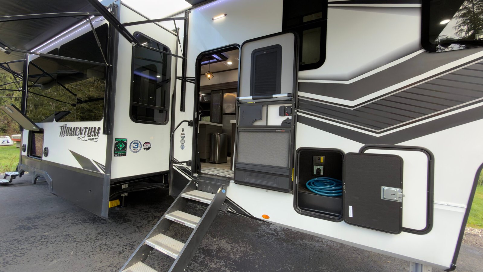 2022 Grand Design Momentum Toy Hauler Series M-395MS (Luxury Fifth Wheel) 44FT