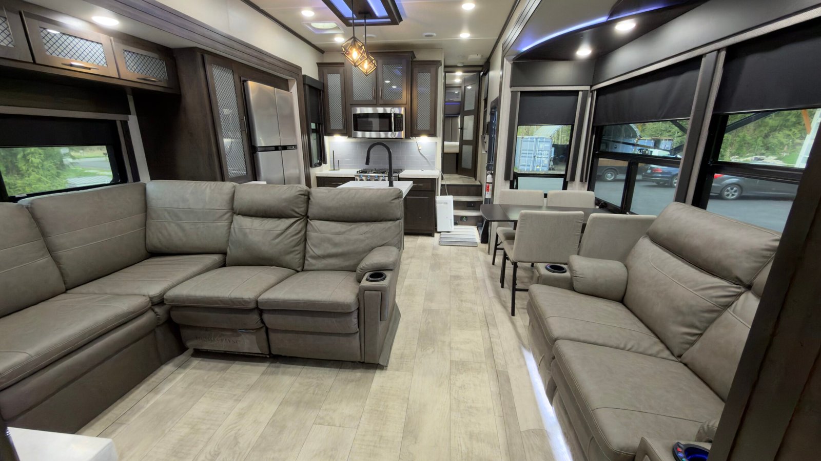 2022 Grand Design Momentum Toy Hauler Series M-395MS (Luxury Fifth Wheel) 44FT