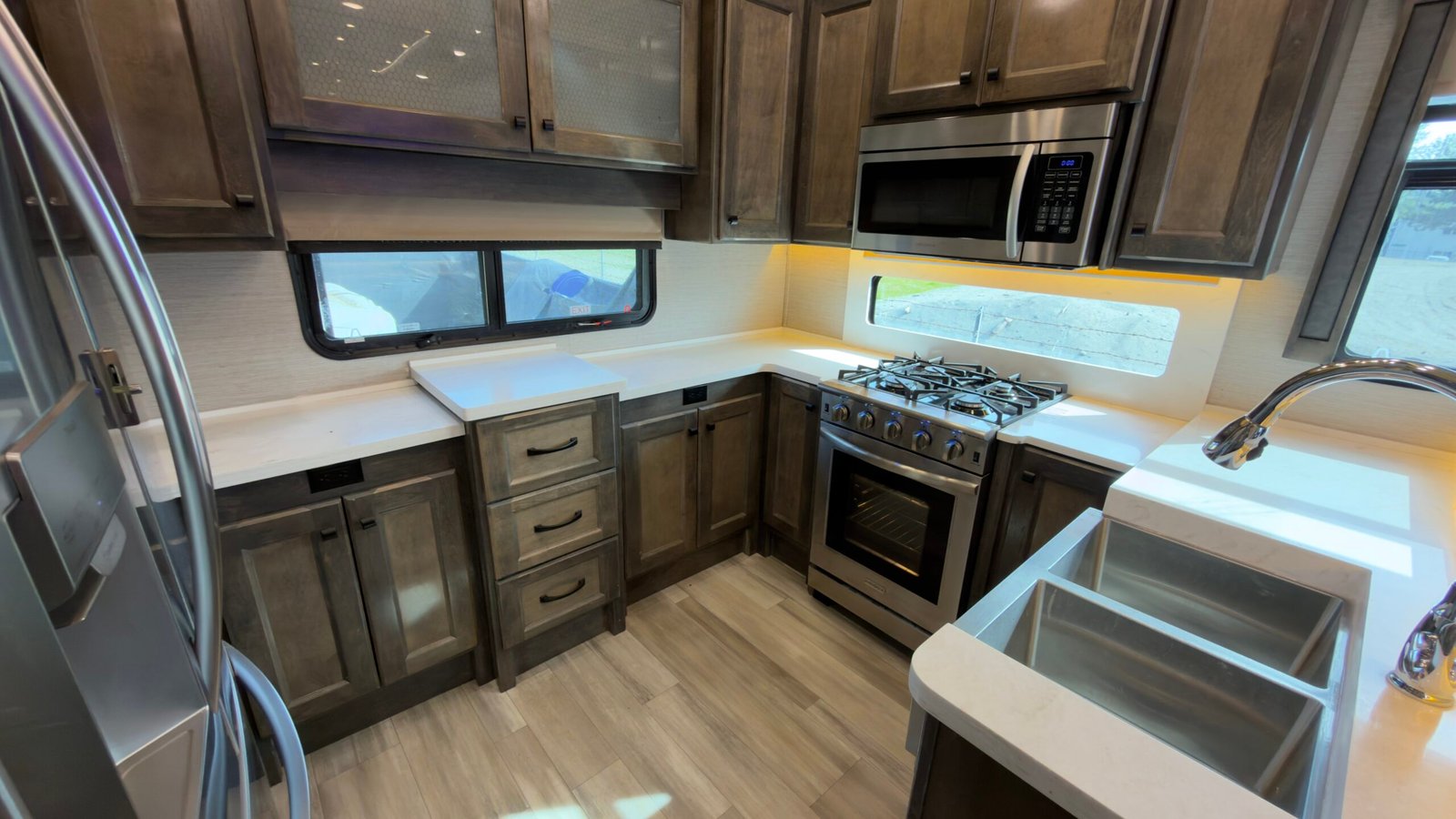 2022 VANLEIGH BEACON 41LKB LUXURY 5th-WHEEL 43 FT