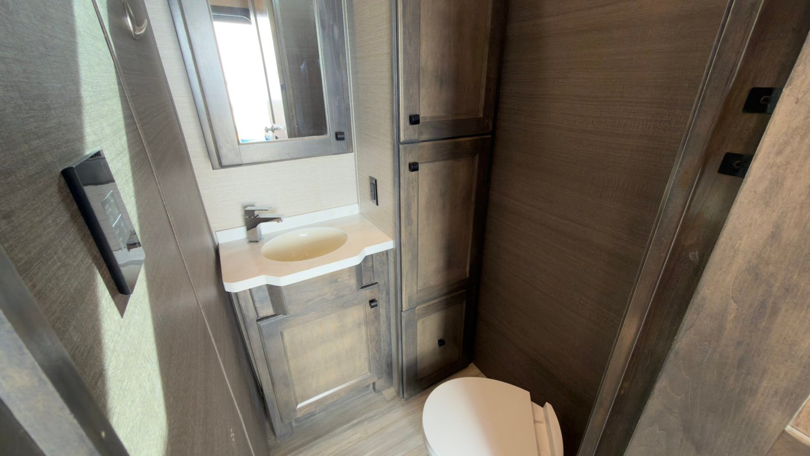 2022 VANLEIGH BEACON 41LKB LUXURY 5th-WHEEL 43 FT