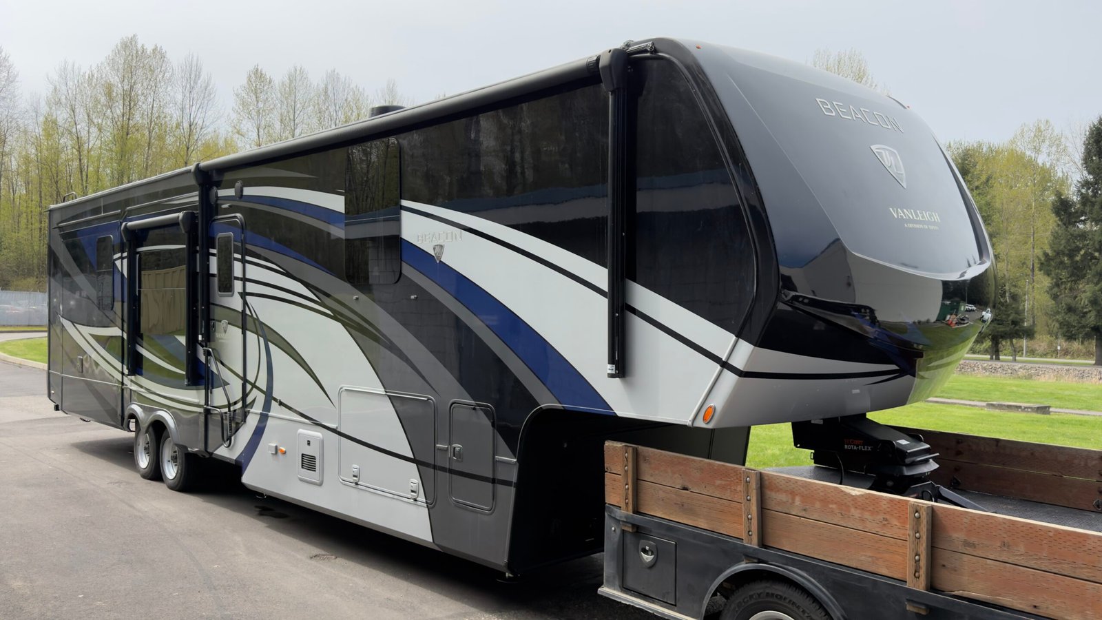 2022 VANLEIGH BEACON 41LKB LUXURY 5th-WHEEL 43 FT