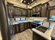 2022 VANLEIGH BEACON 41LKB 5th-WHEEL 43 FT