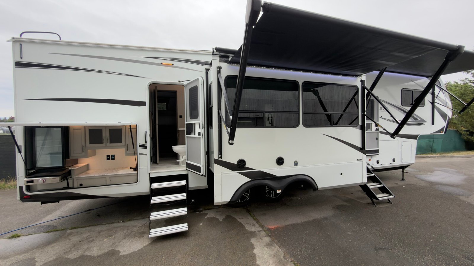 2023 Grand Design Solitude S-Class 3740BH Fifth Wheel