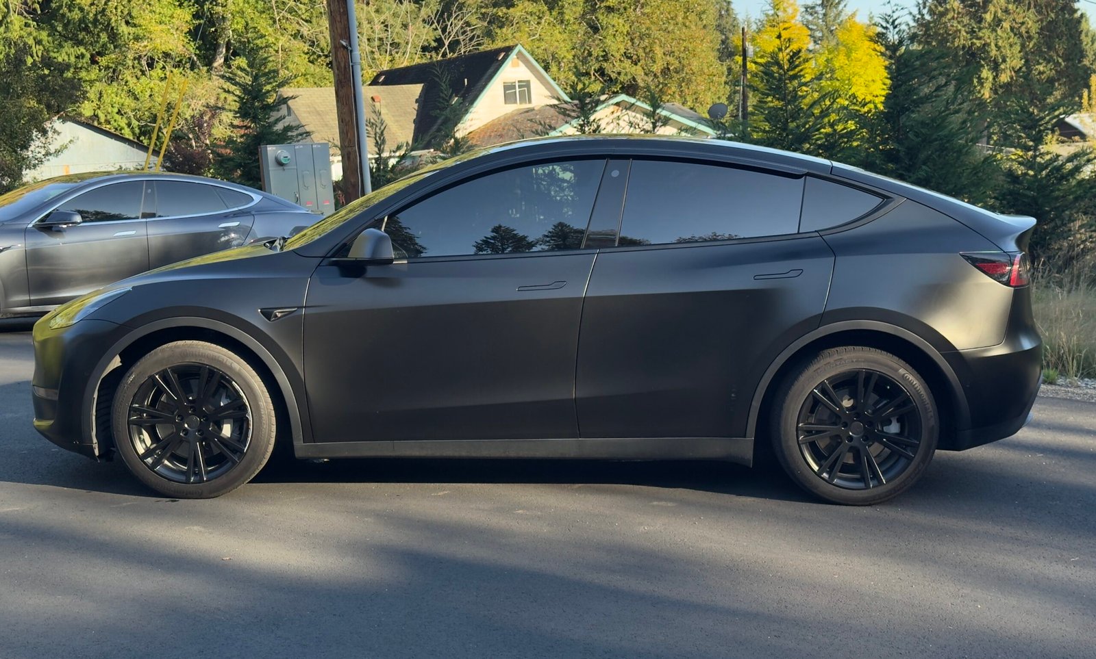 2022 Tesla Model Y Long Range Dual Motor All-Wheel Drive