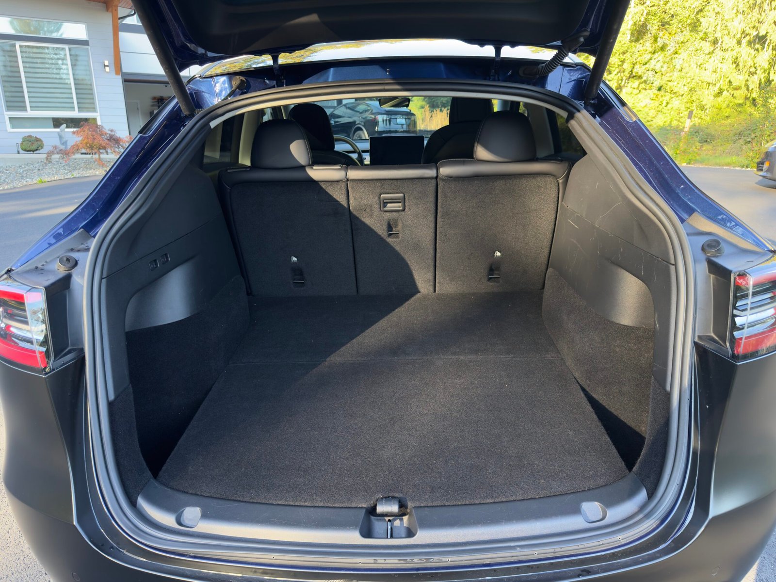 2022 Tesla Model Y Long Range Dual Motor All-Wheel Drive