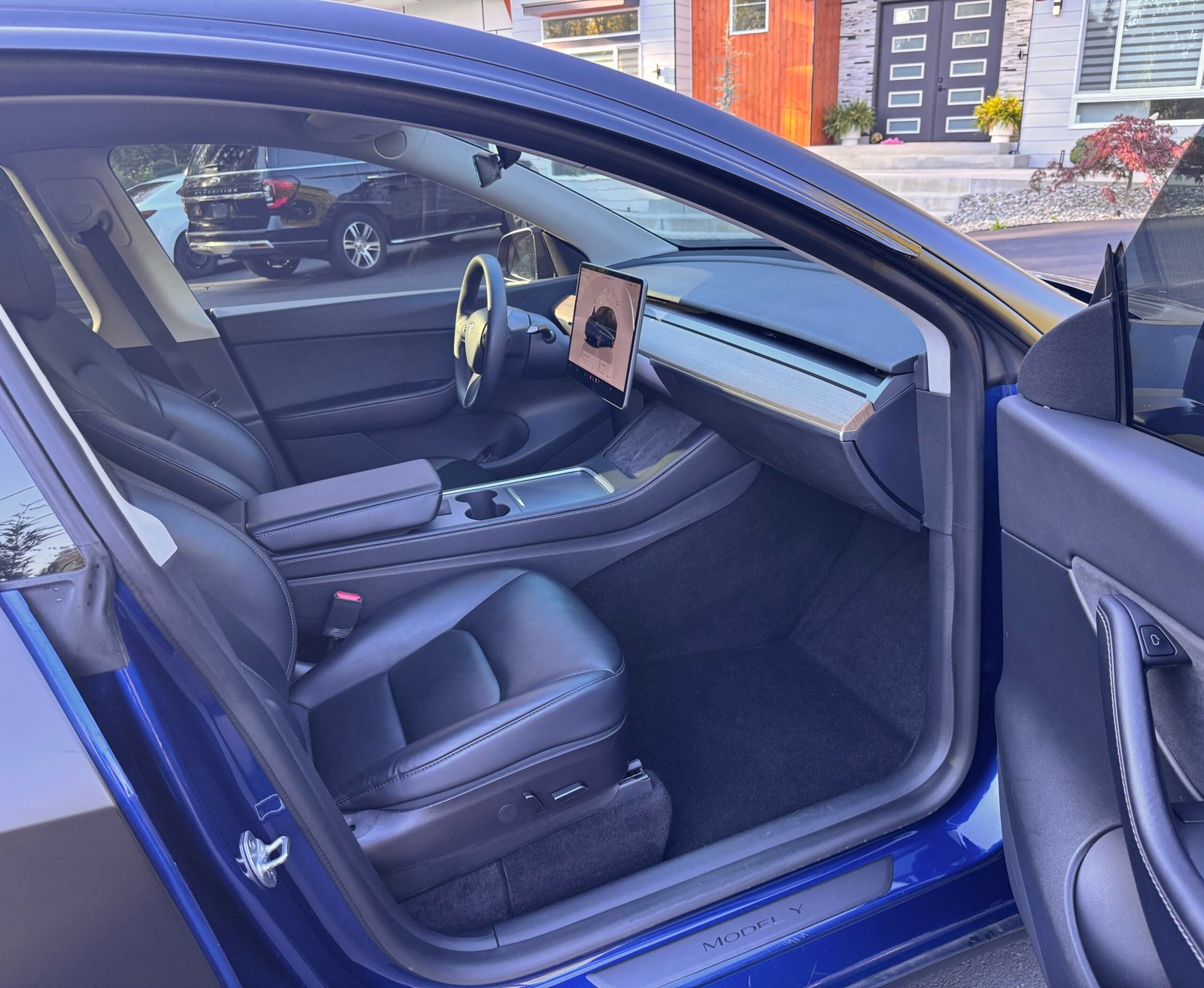 2022 Tesla Model Y Long Range Dual Motor All-Wheel Drive