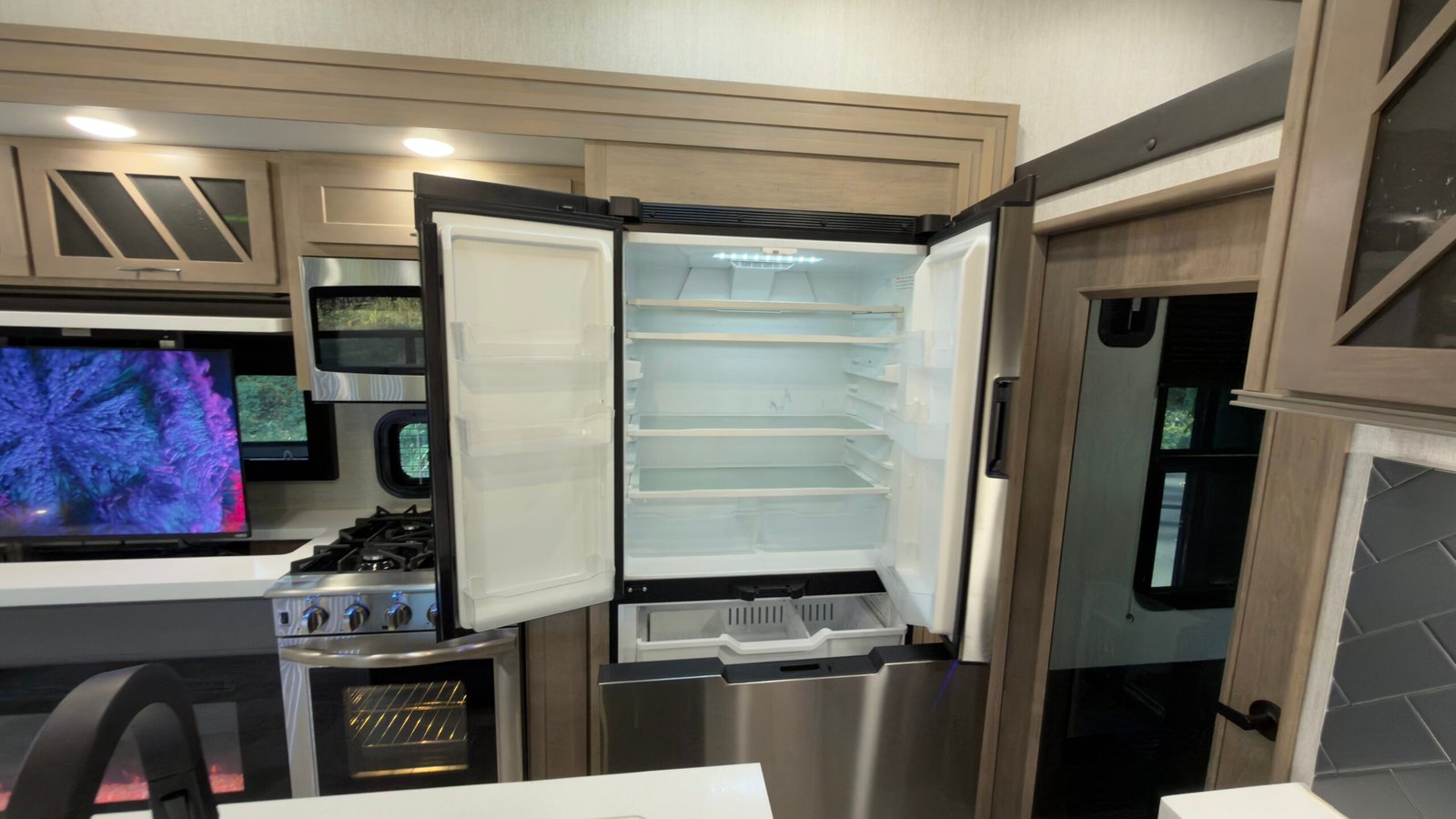 2023 GRAND DESIGN MOMENTUM 410th 5TH Wheel 45Ft