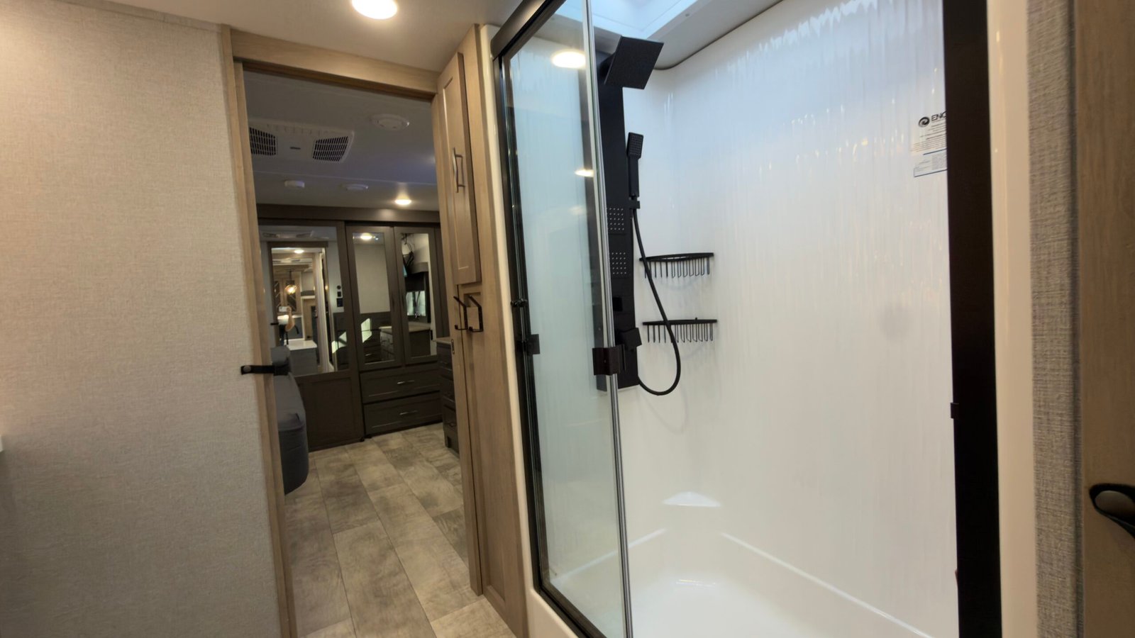 2023 GRAND DESIGN MOMENTUM 410th 5TH Wheel 45Ft