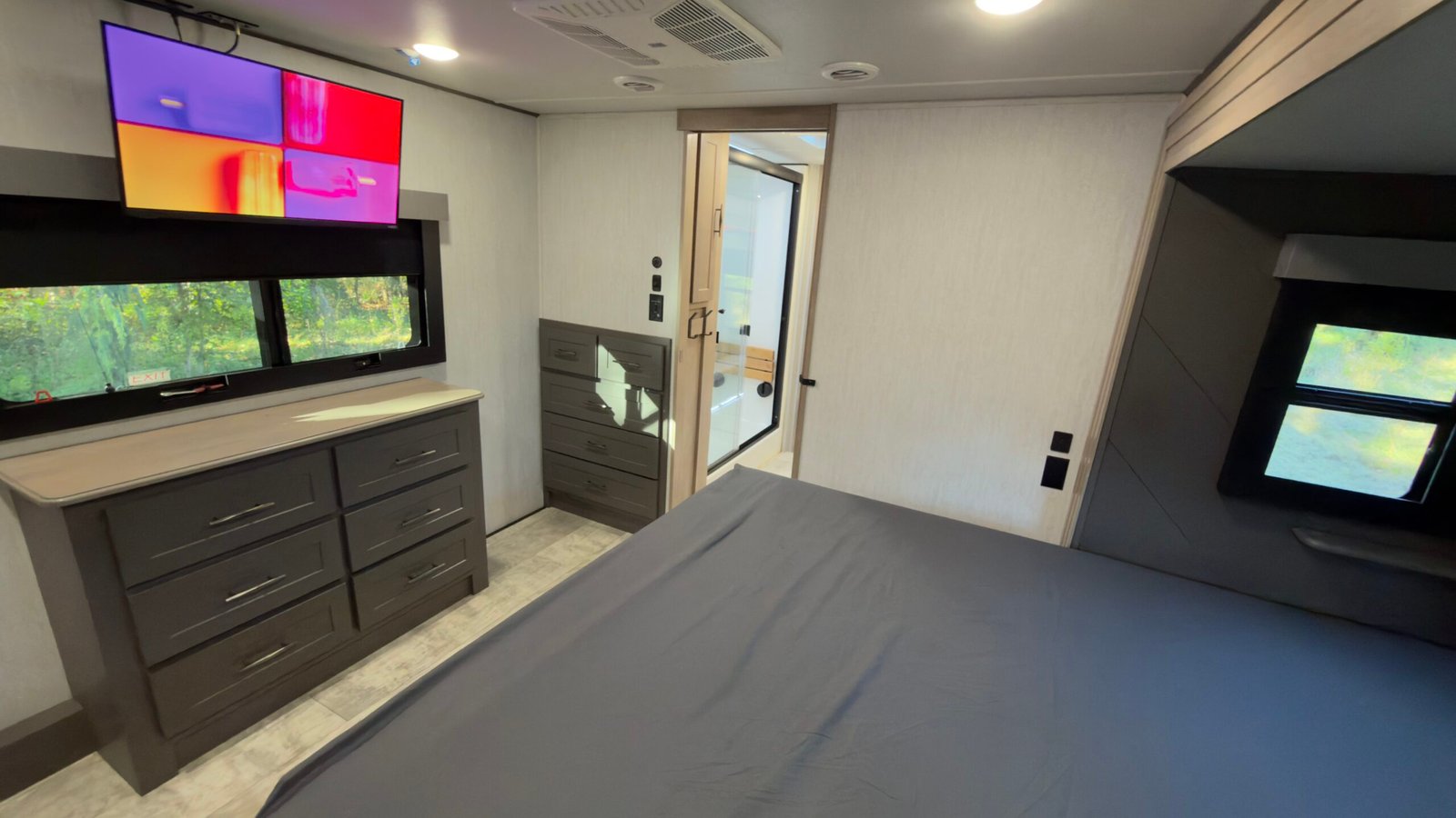 2023 GRAND DESIGN MOMENTUM 410th 5TH Wheel 45Ft