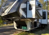 2023 GRAND DESIGN MOMENTUM 410th 5TH Wheel 45Ft