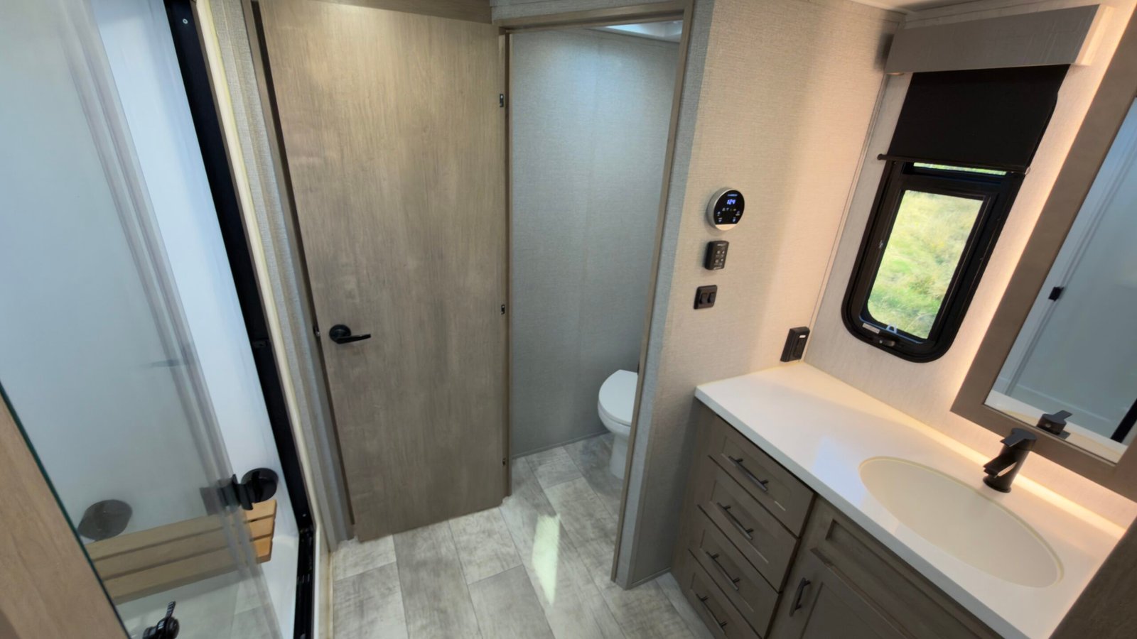 2023 GRAND DESIGN MOMENTUM 410th 5TH Wheel 45Ft