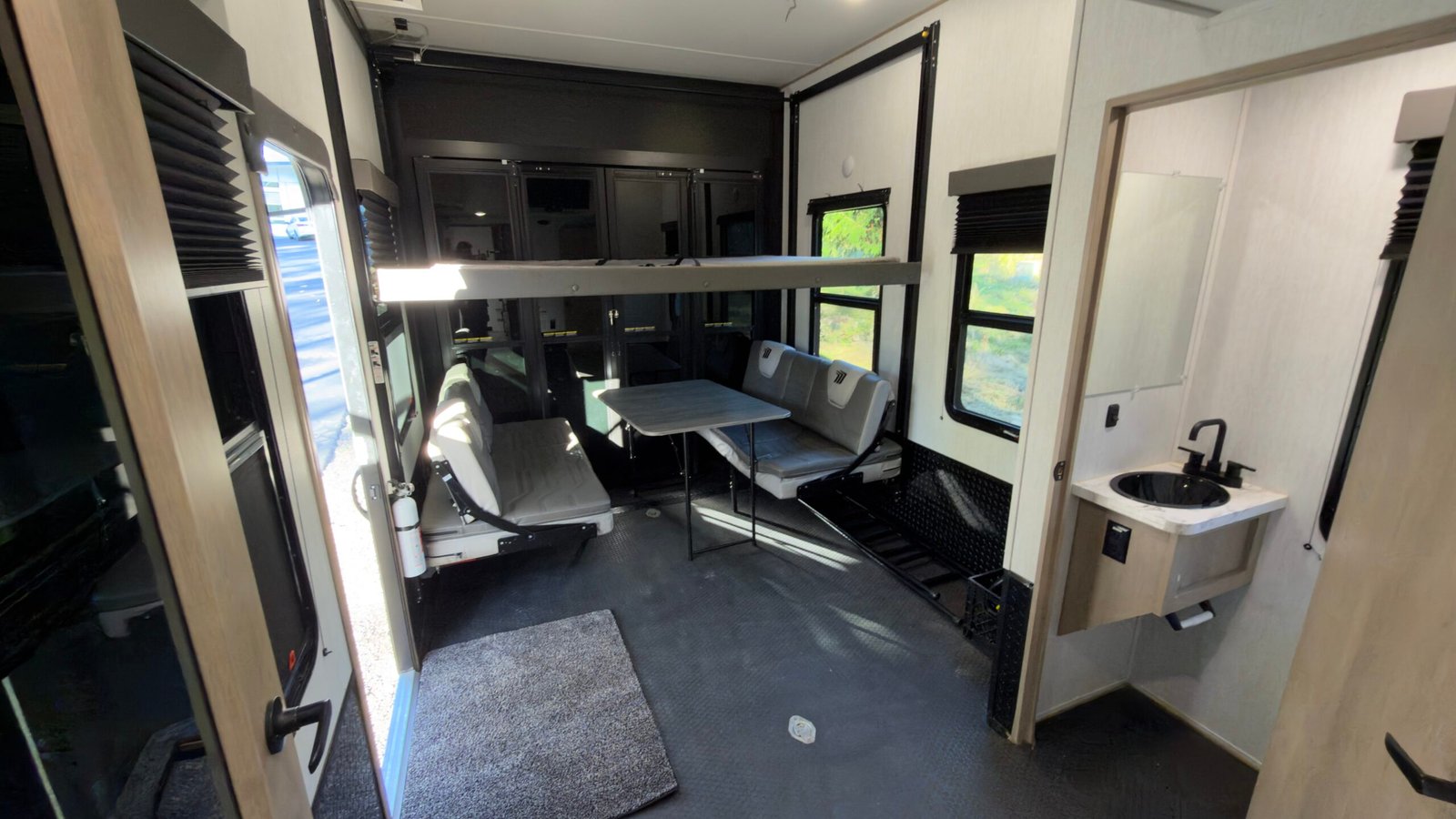 2023 GRAND DESIGN MOMENTUM 410th 5TH Wheel 45Ft
