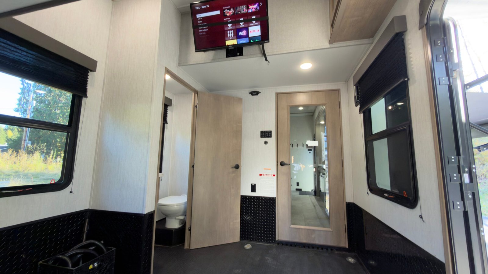 2023 GRAND DESIGN MOMENTUM 410th 5TH Wheel 45Ft