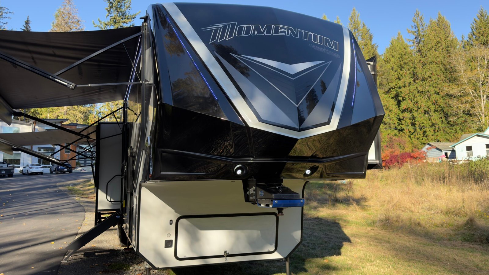 2023 GRAND DESIGN MOMENTUM 410th 5TH Wheel 45Ft