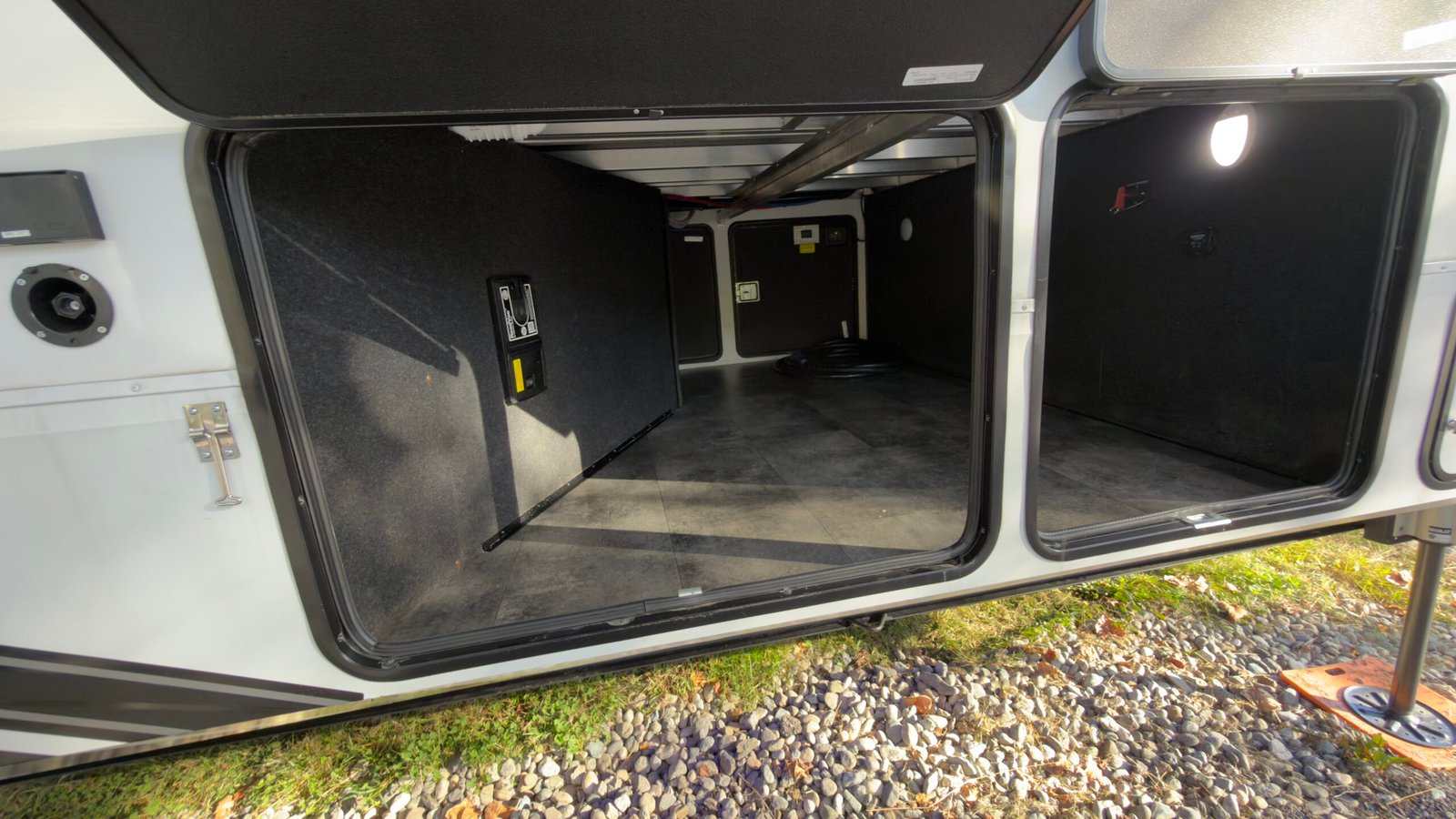 2023 GRAND DESIGN MOMENTUM 410th 5TH Wheel 45Ft