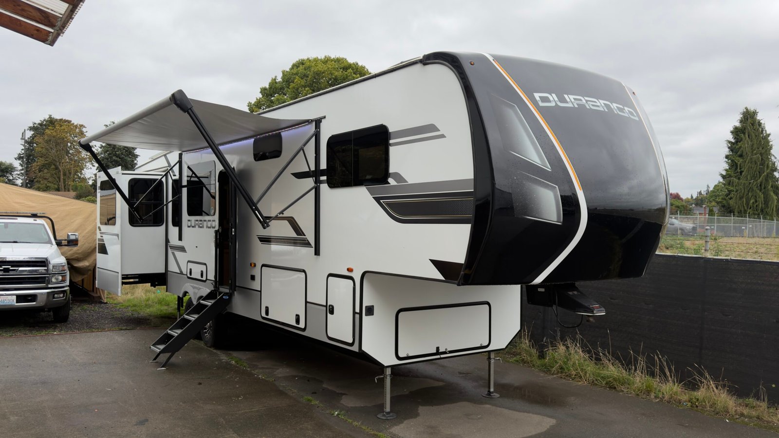 2025 KZ Durango D326RLT Fifth Wheel
