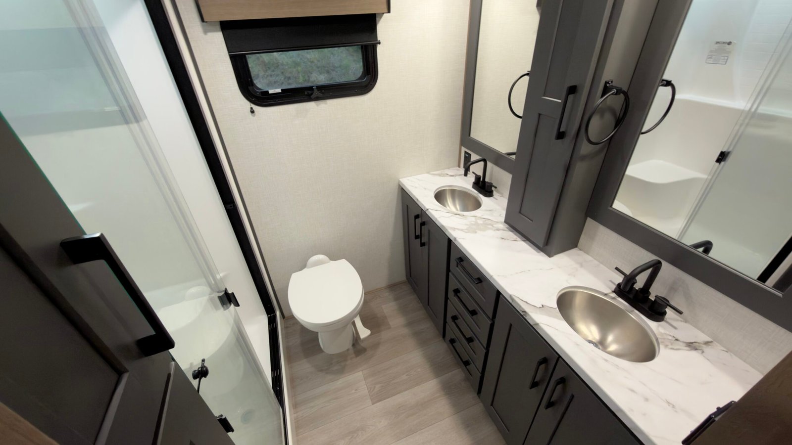 2025 KZ Durango D326RLT Fifth Wheel