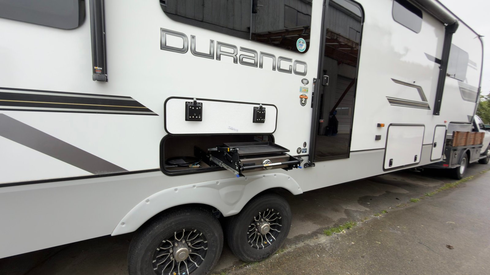 2025 KZ Durango D326RLT Fifth Wheel
