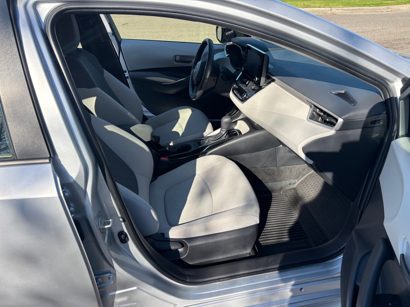 2022 Toyota Corolla LE Sedan 1.8L 4Cyl